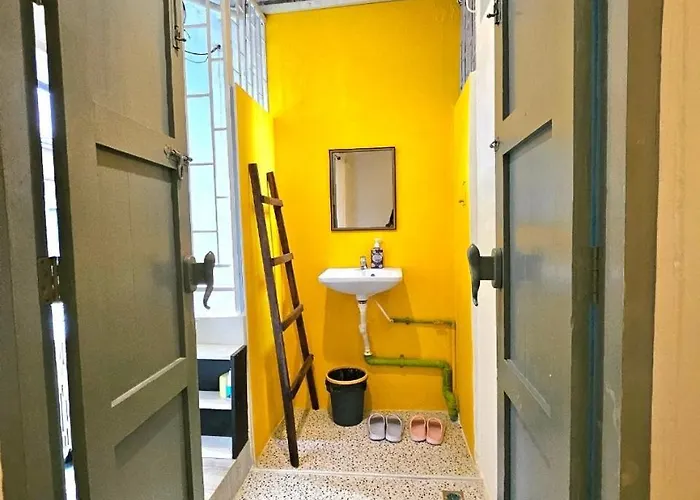 Cozy Gallery At Chinatown